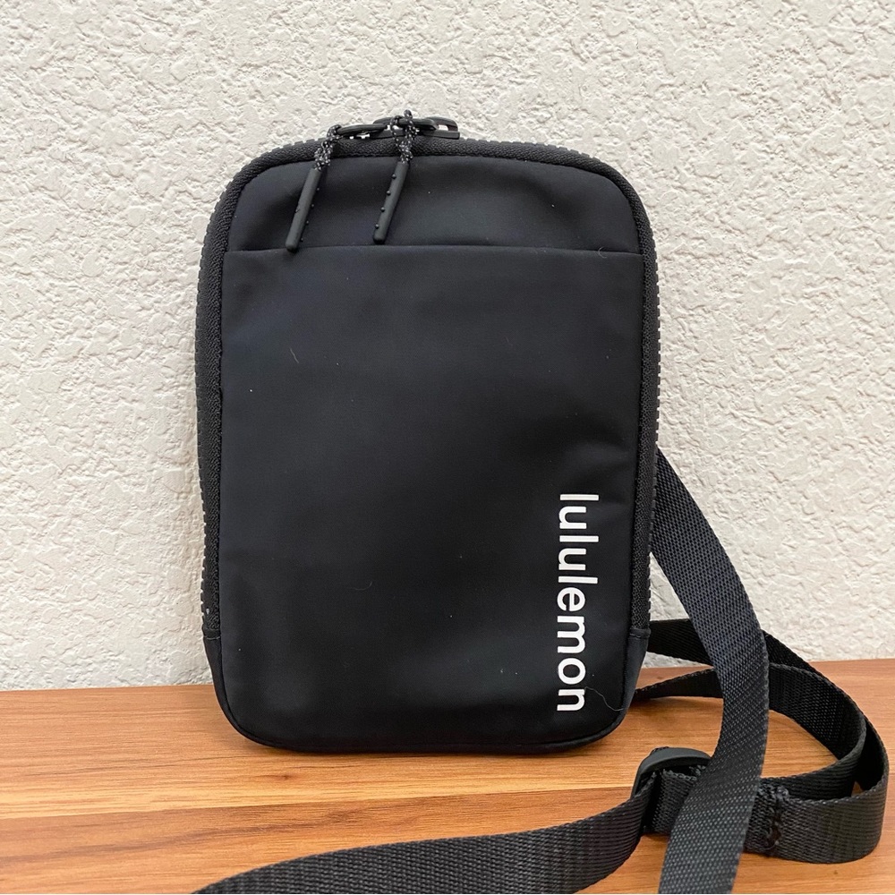 LULULEMON Athletica Black Easy Access Crossbody Bag